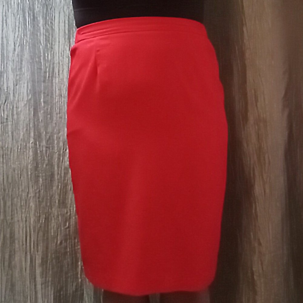 SIZE 14 RED SKIRT